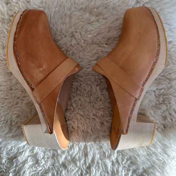 Elsa High Heel Tan Leather Clogs - Picture 4 of 8